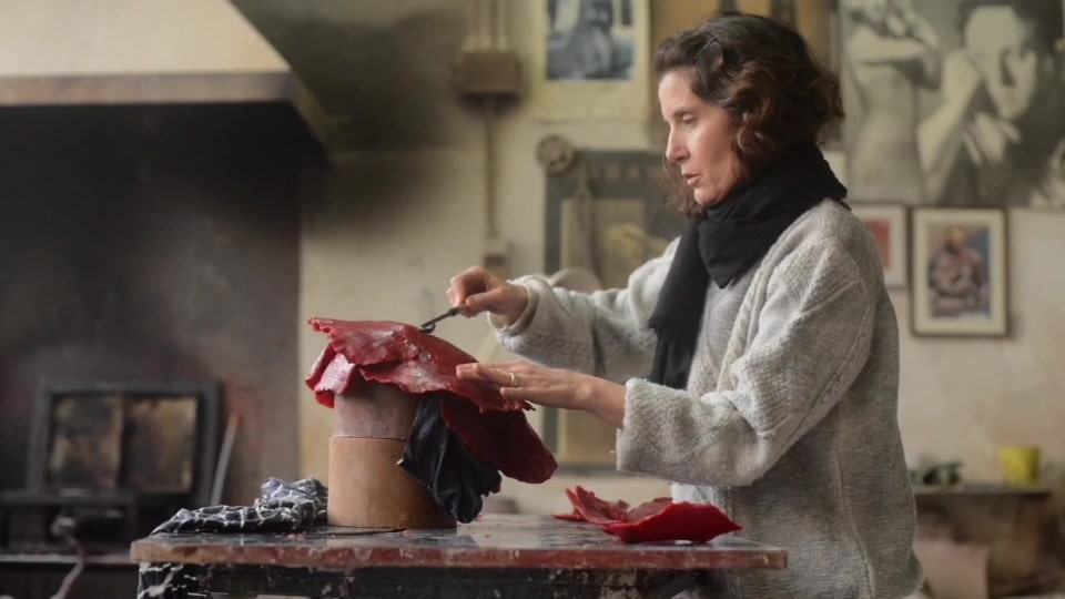 Portrait of Osanna Visconti in the Italian Art Foundry - Cast-bronze furnishings craftsmanship