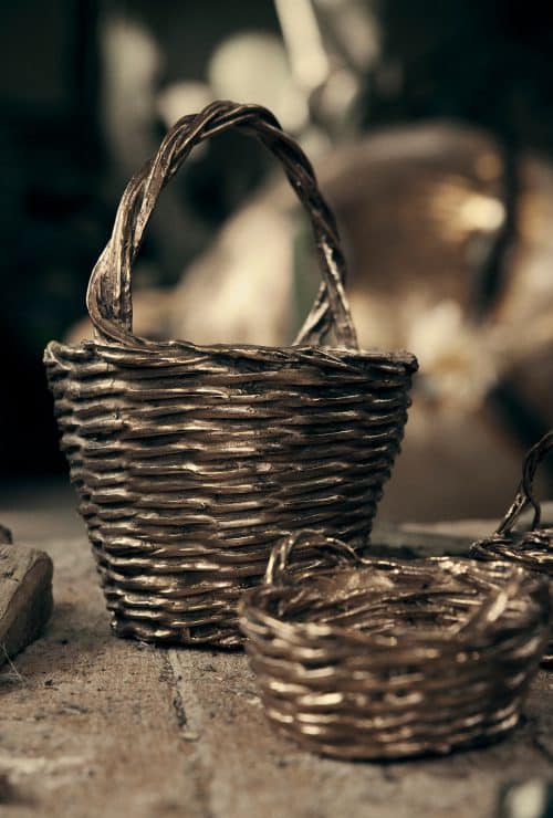 Craftsmanship cast-bronze furnishings - Foundry